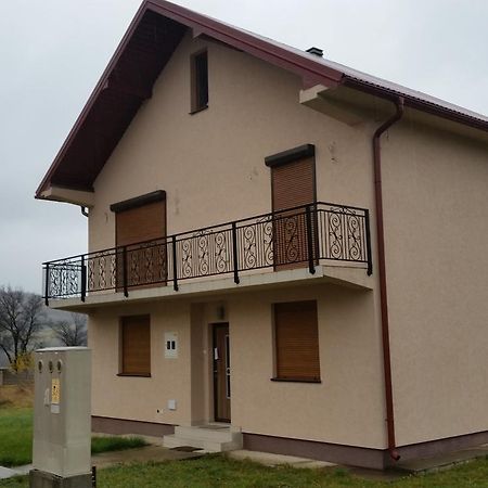 קולאסין Apartments Breza מראה חיצוני תמונה